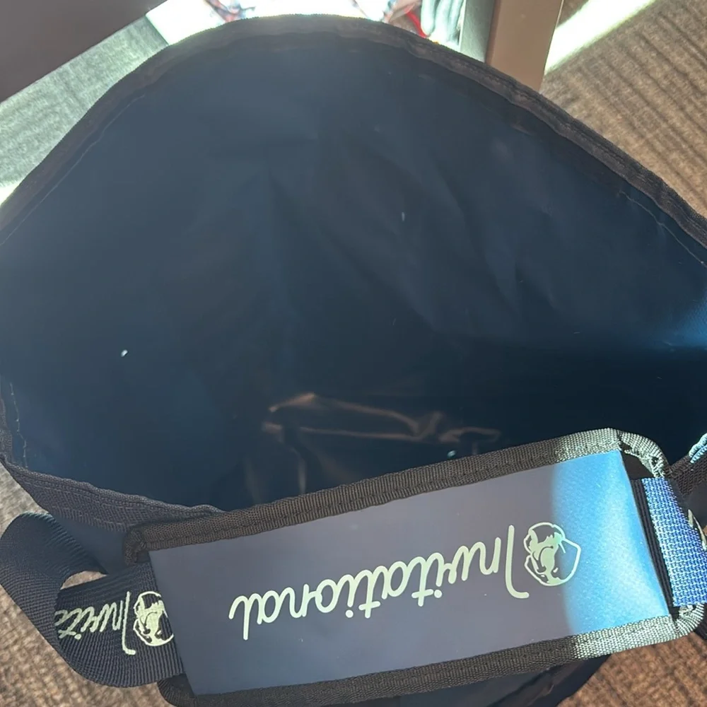 NWOT Applied Underwriters Logoed Fisherman’s Travel Bag